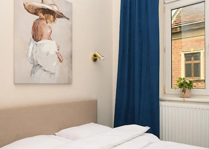 Rentplanet - Plac Matejki Krakow