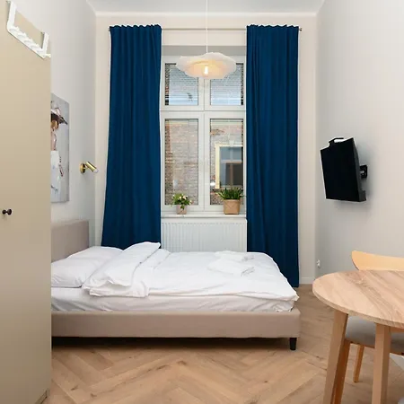 Apartment Rentplanet - Plac Matejki Krakow